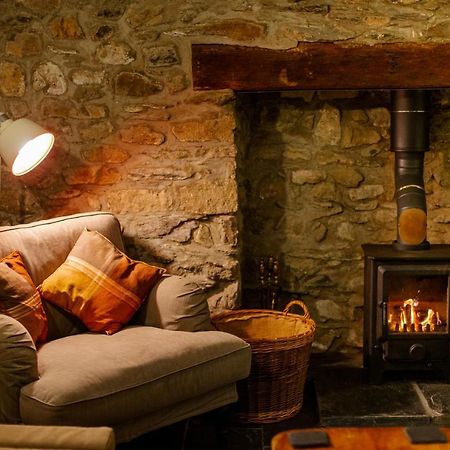St Davids Hideaway With Roll-Top Bath & Log Burner Bagian luar foto