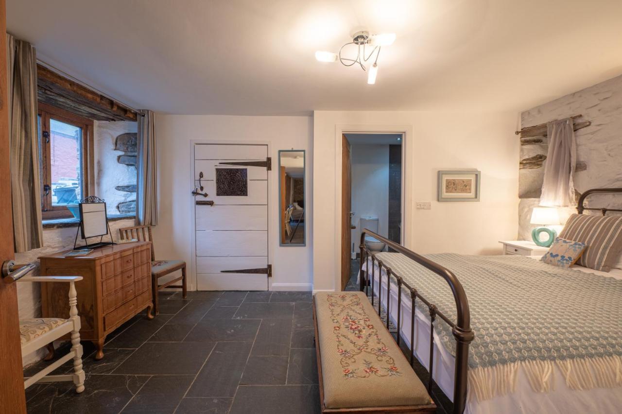 St Davids Hideaway With Roll-Top Bath & Log Burner Bagian luar foto