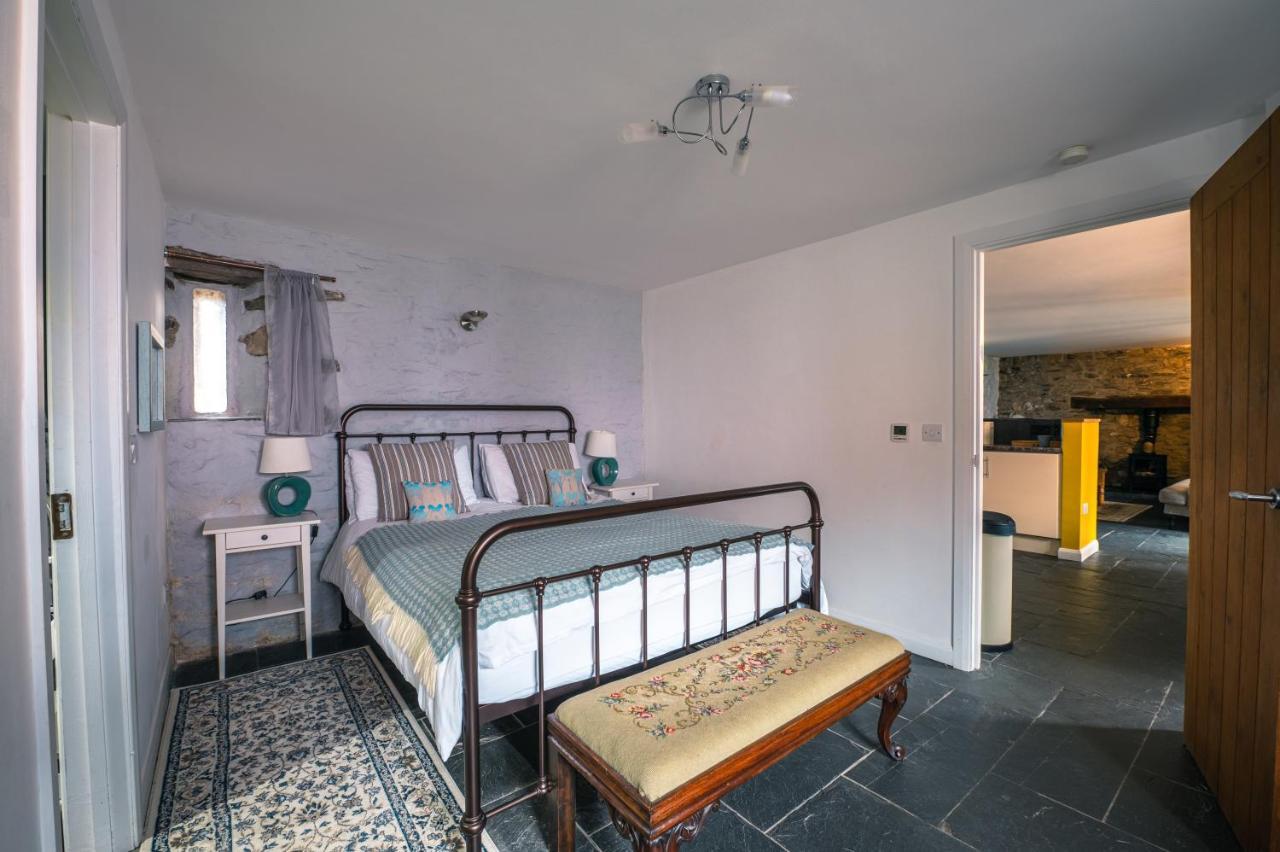 St Davids Hideaway With Roll-Top Bath & Log Burner Bagian luar foto