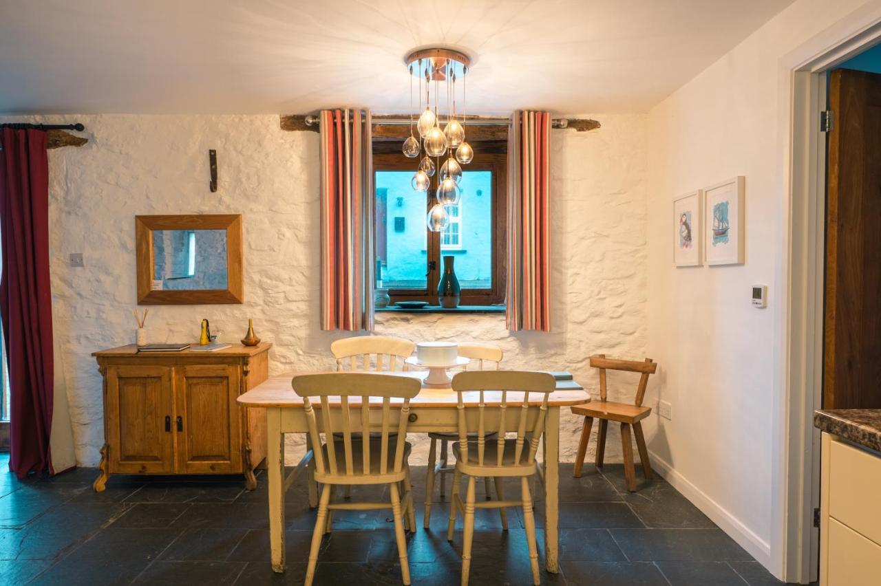St Davids Hideaway With Roll-Top Bath & Log Burner Bagian luar foto