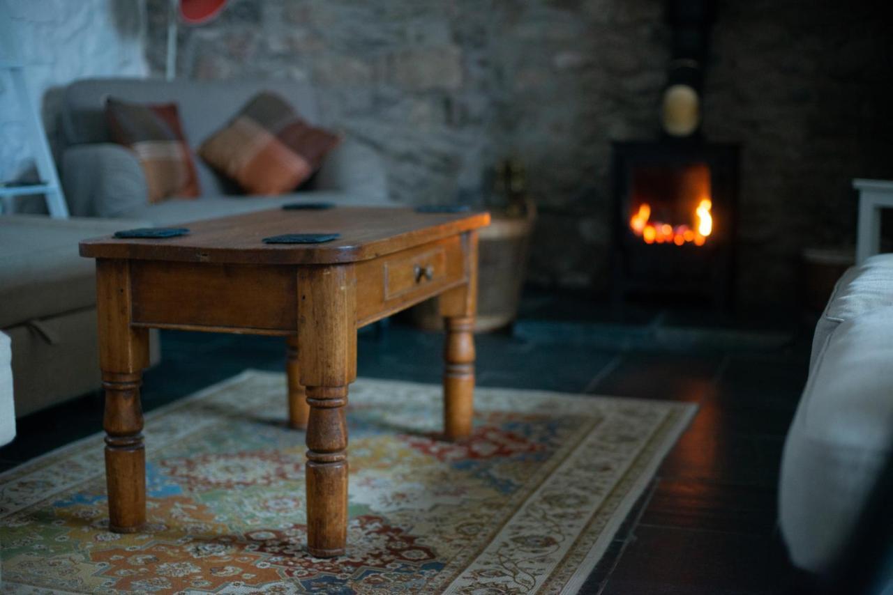St Davids Hideaway With Roll-Top Bath & Log Burner Bagian luar foto