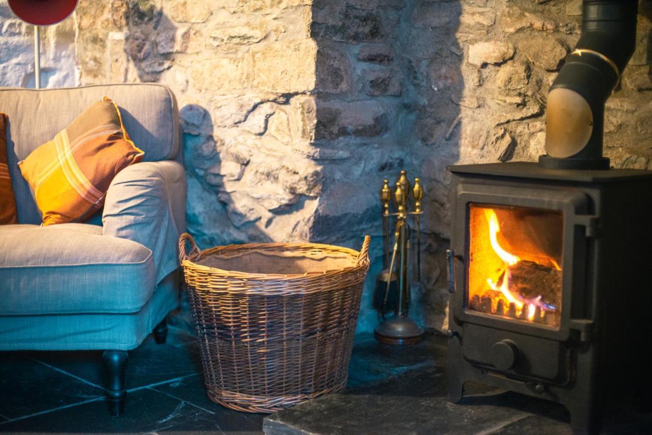 St Davids Hideaway With Roll-Top Bath & Log Burner Bagian luar foto
